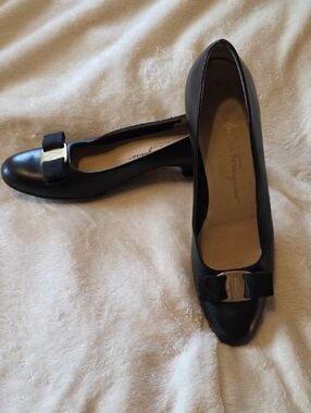 Salvatore Ferragamo Black Vara Bow Leather Flats